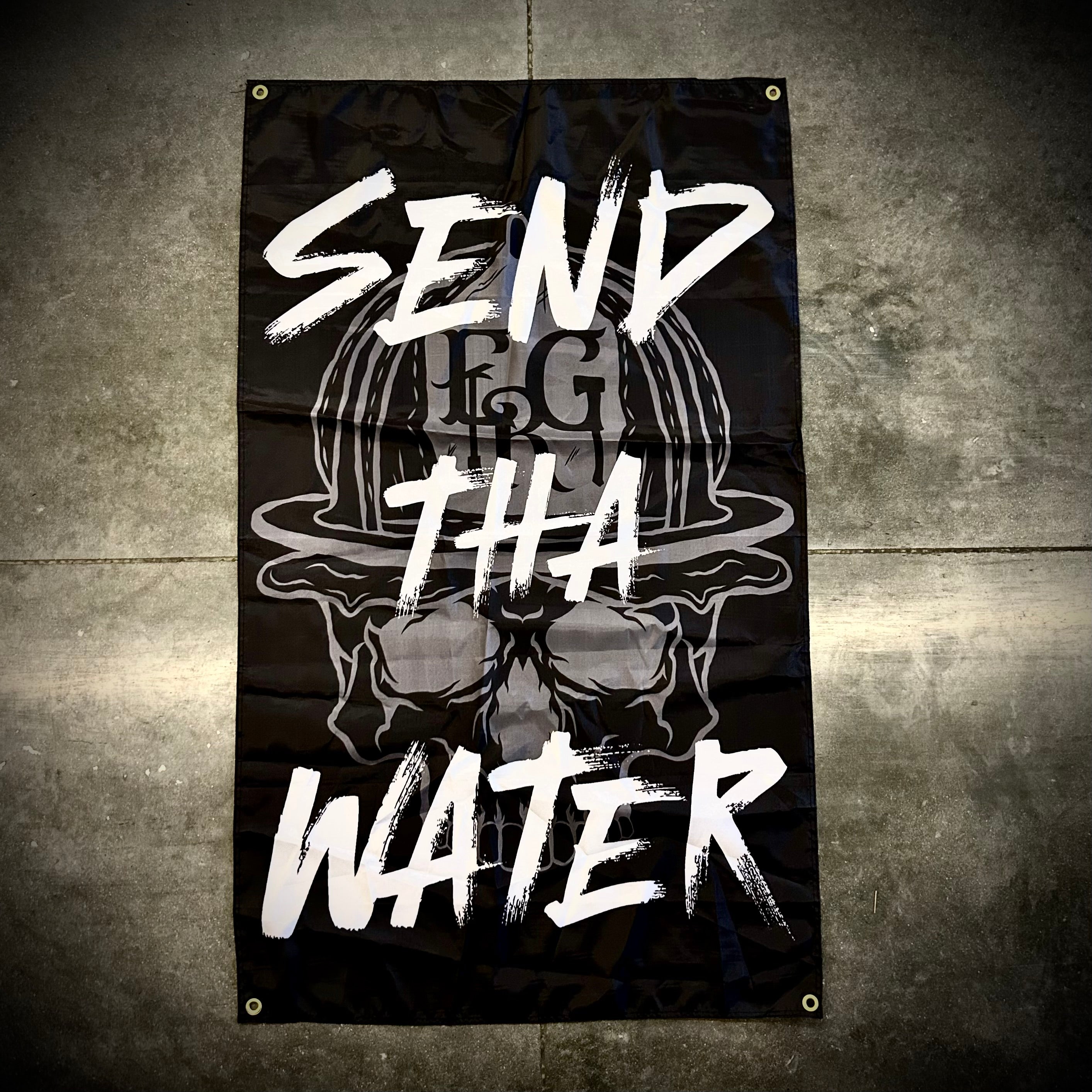 FLAG 3X5 SEND THA WATER