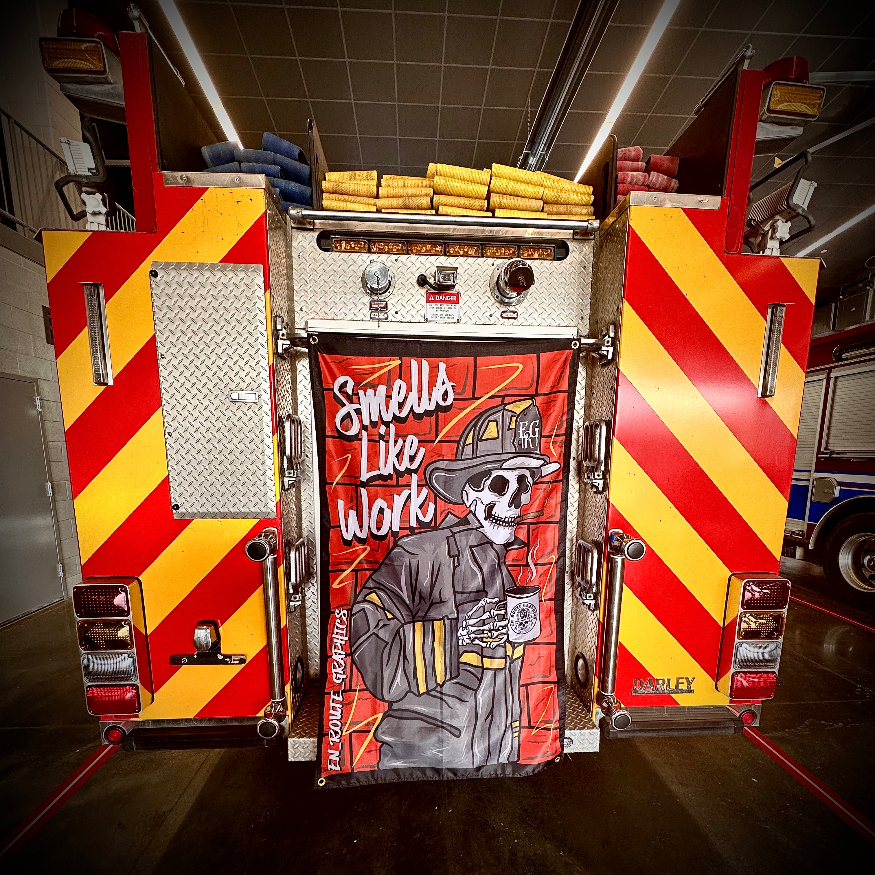 Flag 3x5 Smells like Work